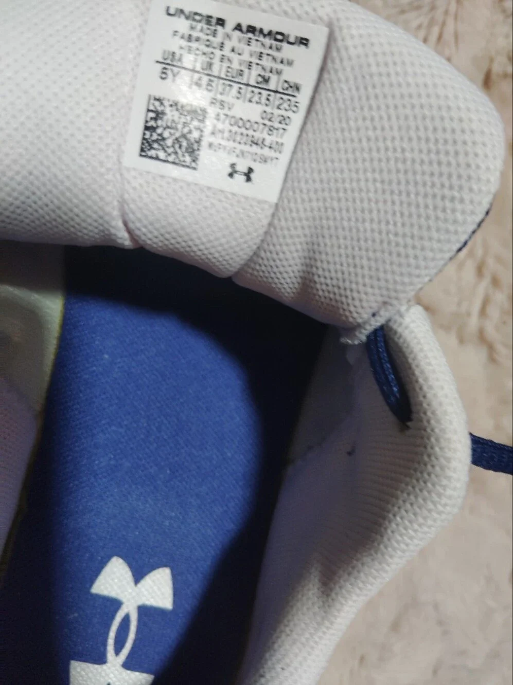 Under Armour, Assert 8 Frosty Iridescent Active Sneakers. Size 5Y